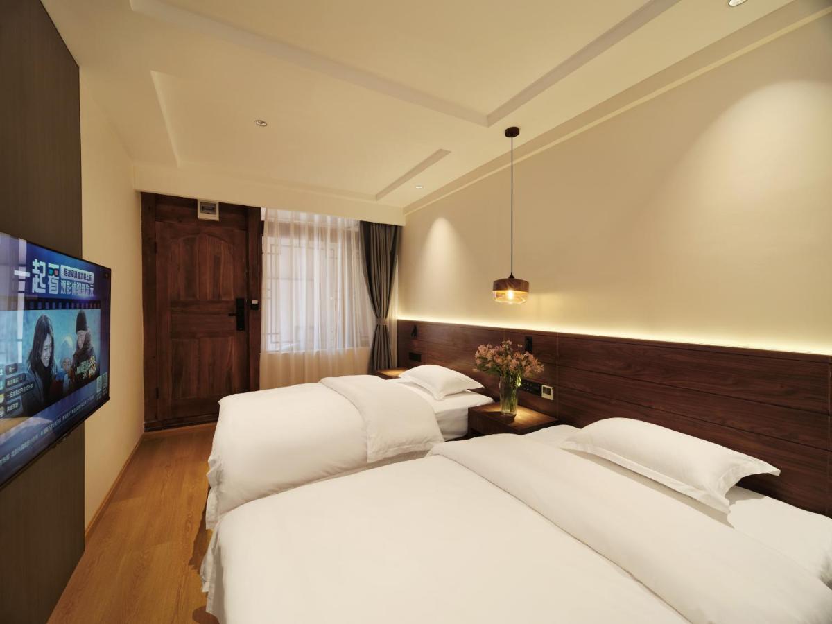 Apartament Xiluxiaoxie Saturday 3Nights Airport Free Transfer Lijiang  Zewnętrze zdjęcie
