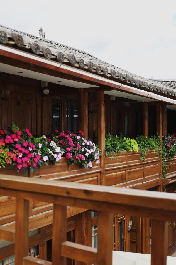 Apartament Xiluxiaoxie Saturday 3Nights Airport Free Transfer Lijiang  Zewnętrze zdjęcie