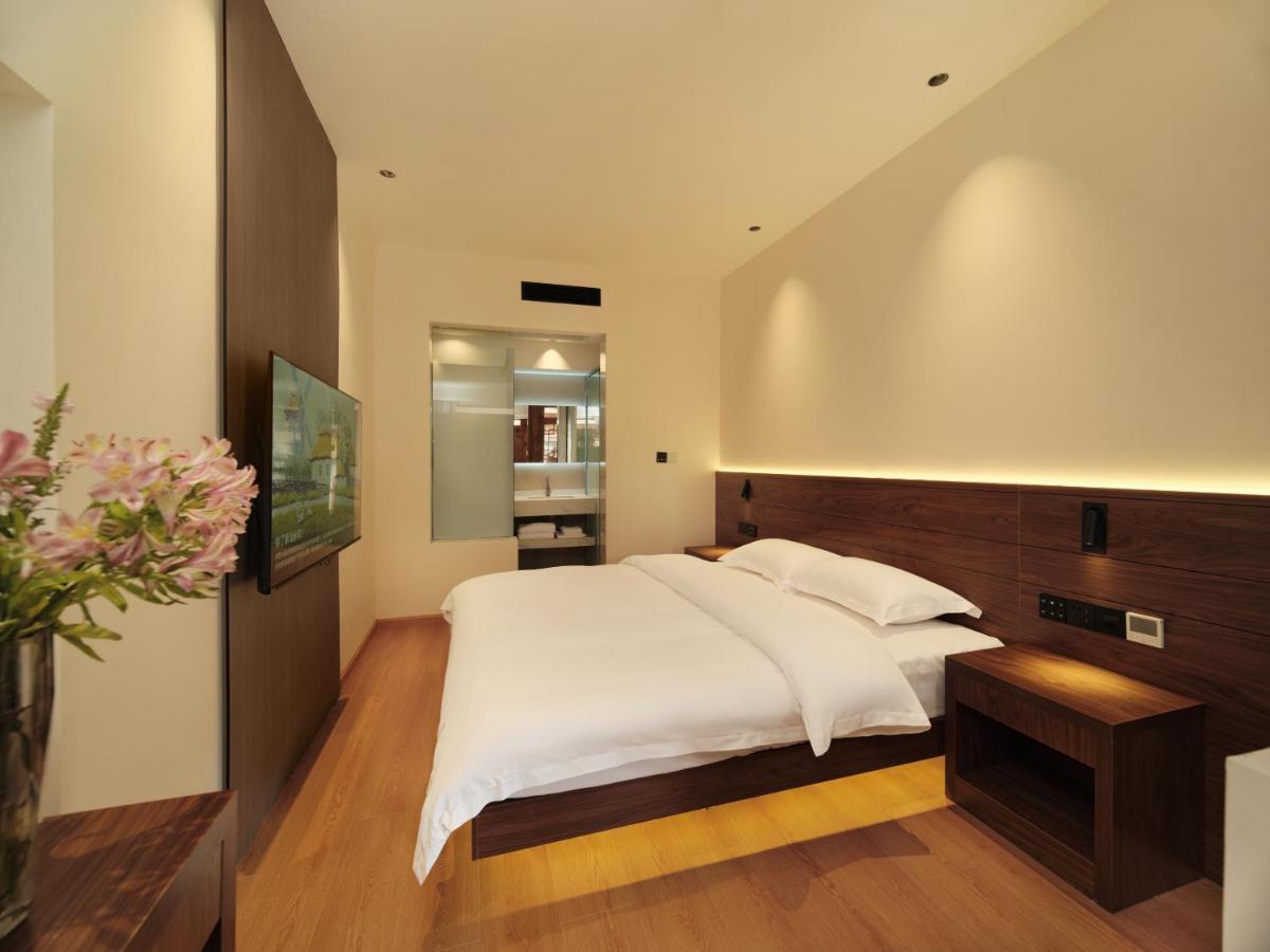 Apartament Xiluxiaoxie Saturday 3Nights Airport Free Transfer Lijiang  Zewnętrze zdjęcie